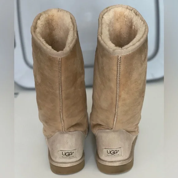 Classic Tall Uggs - Picture 3 of 11
